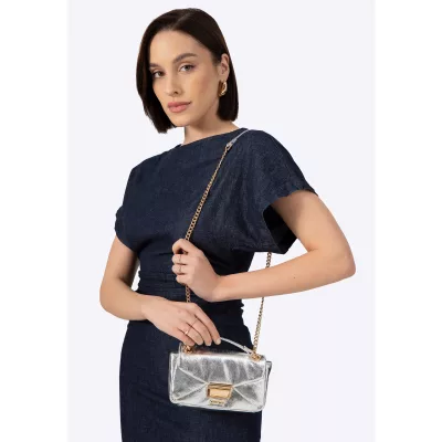 Wittchen Minitorebka crossbody z połyskującej ekoskóry srebrna