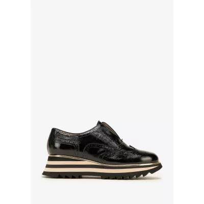 Wittchen Damskie wsuwane sneakersy z lakierowanej skóry czarne