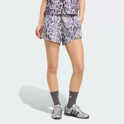Adidas Szorty Seasonal Essentials z tkaniny ze wzorem w panterkę i 3 paskami